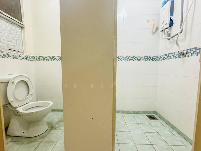Condominium for Sale at Seri Maya Condominium - Nur Adibah Ishak - Bathroom - PropertyGuru.com.my