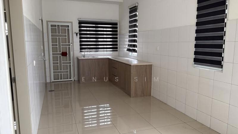 2-storey Terraced House for Rent in Bandar Rimbayu (Telok Panglima Garang) - Venus Sim - Kitchen - PropertyGuru.com.my