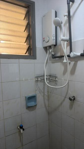 Terraced House for Sale in Usj 13 (Subang Jaya) - Celia Tan - Bathroom - PropertyGuru.com.my