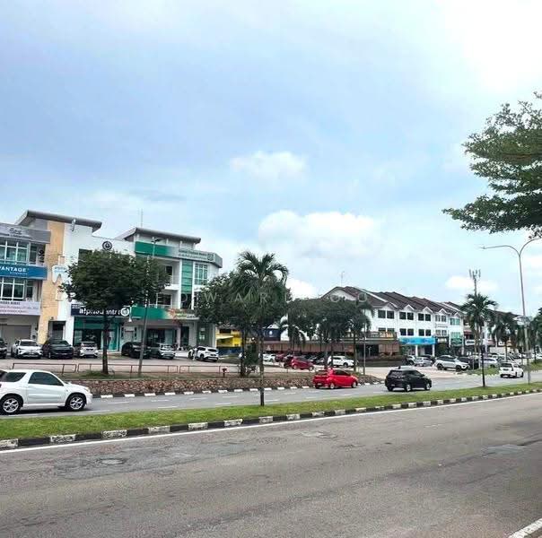 Shop / Office untuk Dijual di Taman Molek (Johor Bahru) - Edward Oo - Exterior - PropertyGuru.com.my