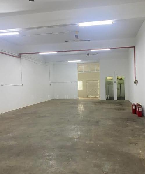 Terrace Factory for Rent in Taman Perindustrian Tampoi (Tampoi) - Serene Teh - Interior - PropertyGuru.com.my