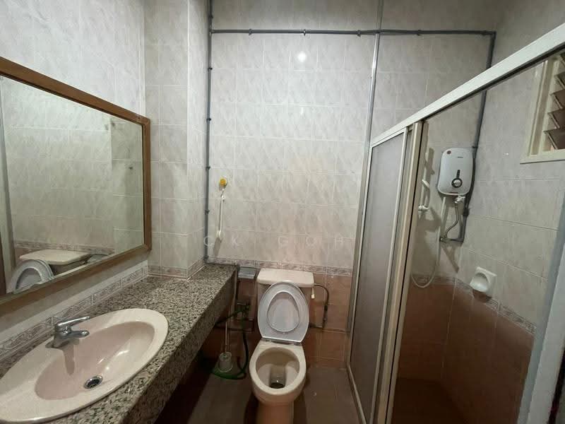 Rumah Teres 2-Tingkat untuk Disewa di Sungai Ara (Penang) - CK Goh - Bathroom - PropertyGuru.com.my