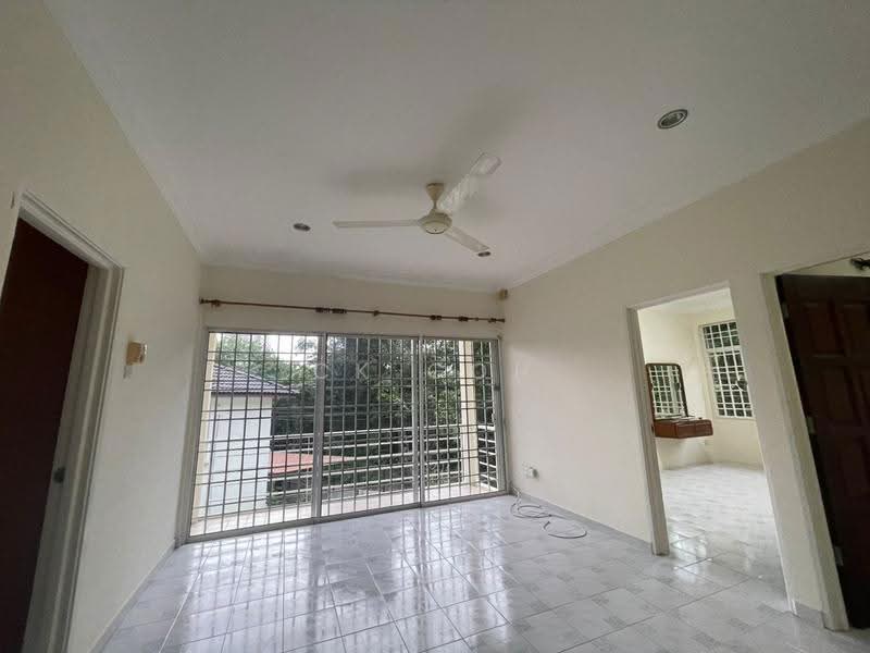 Rumah Teres 2-Tingkat untuk Disewa di Sungai Ara (Penang) - CK Goh - Living Room - PropertyGuru.com.my