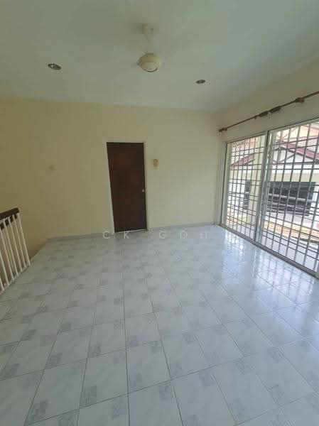 Rumah Teres 2-Tingkat untuk Disewa di Sungai Ara (Penang) - CK Goh - Living Room - PropertyGuru.com.my