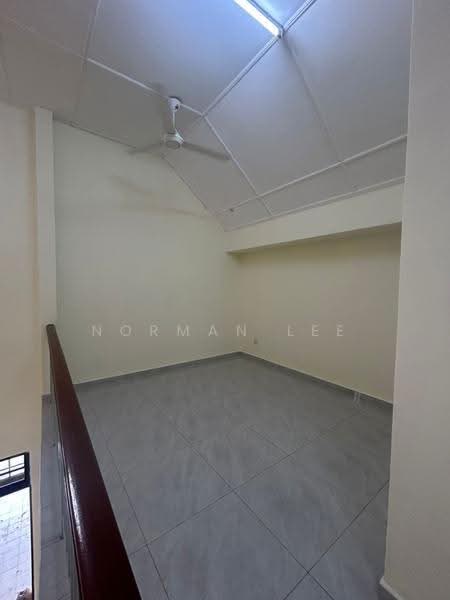 Rumah Teres 1.5-Tingkat untuk Disewa di Taman Gaya (Ulu Tiram) - Norman Lee - PropertyGuru.com.my