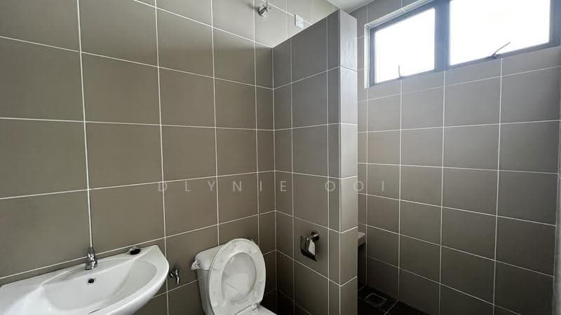 Semi-Detached House for Sale in Taman Semanja (Kajang) - Dlynie Ooi - Bathroom - PropertyGuru.com.my