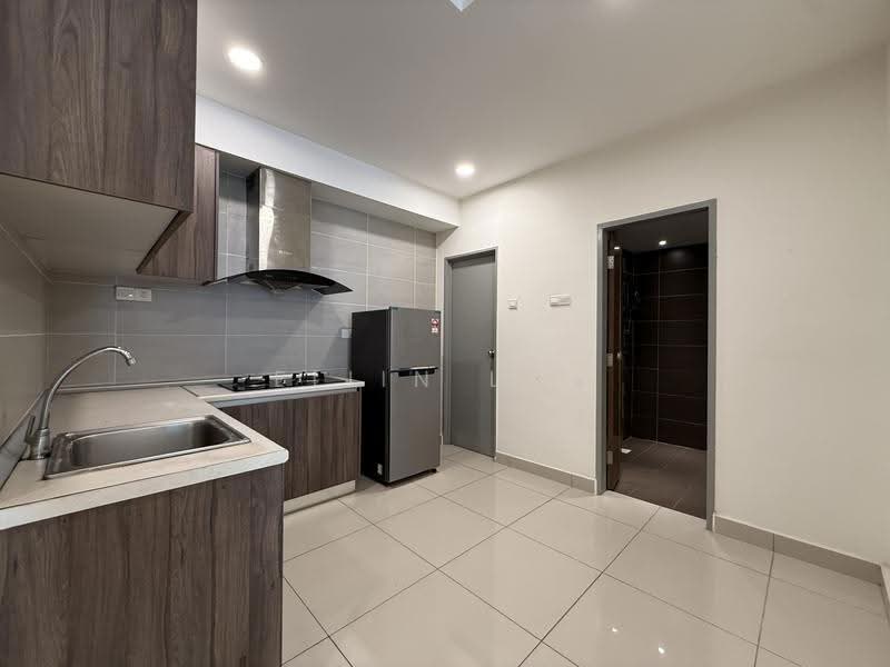 Kediaman Servis untuk Dijual di G Residence - Eliin Loo - Kitchen - PropertyGuru.com.my