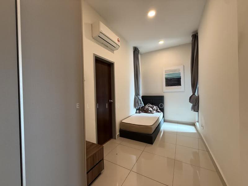 Kediaman Servis untuk Dijual di G Residence - Eliin Loo - Bedroom - PropertyGuru.com.my
