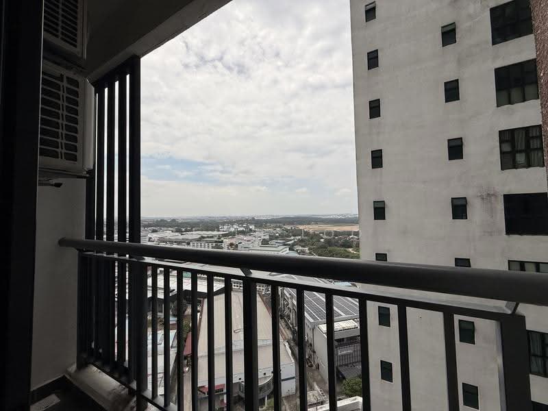 Kediaman Servis untuk Dijual di G Residence - Eliin Loo - Balcony - PropertyGuru.com.my