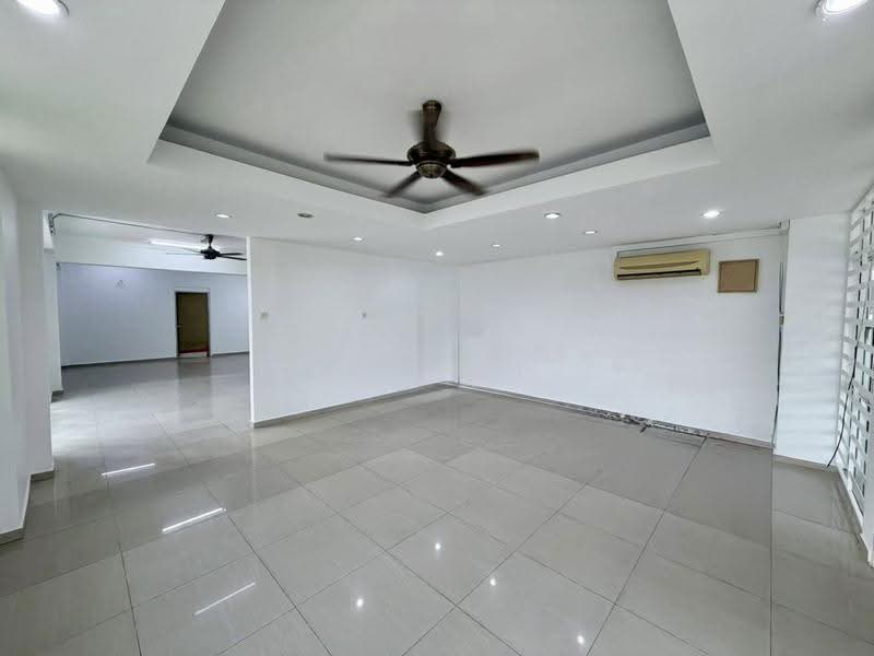 Rumah Berkembar untuk Disewa di Ayer Itam (Penang) - CK Goh - Living Room - PropertyGuru.com.my