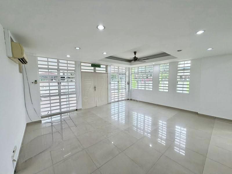 Rumah Berkembar untuk Disewa di Ayer Itam (Penang) - CK Goh - Living Room - PropertyGuru.com.my