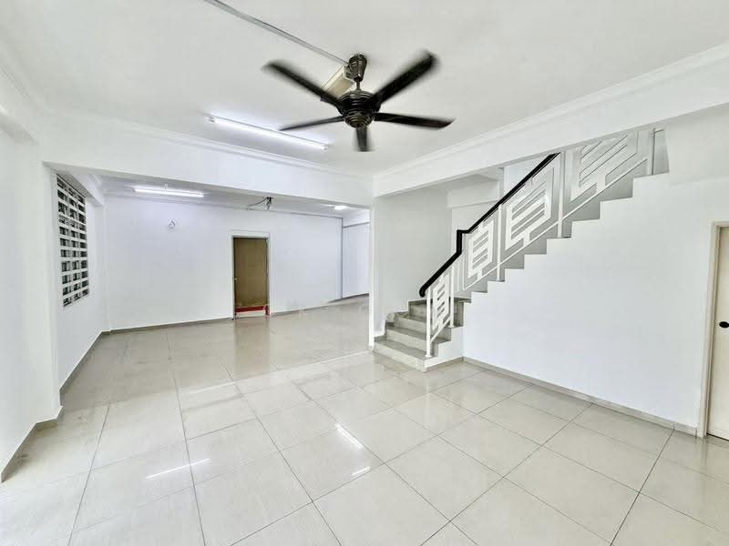 Rumah Berkembar untuk Disewa di Ayer Itam (Penang) - CK Goh - Living Room - PropertyGuru.com.my