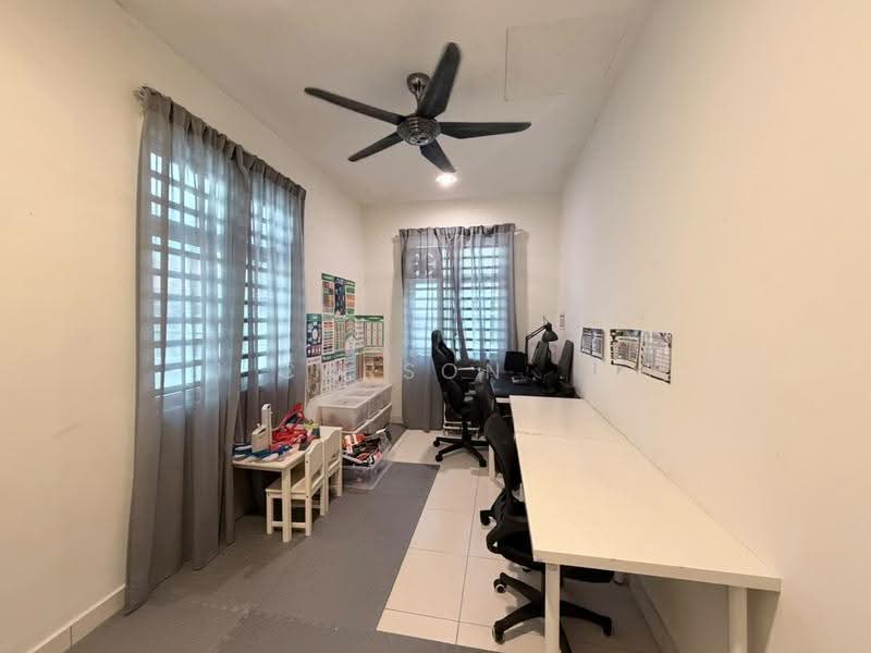 2-storey Terraced House for Sale in Taman Scientex Senai (Senai) - Carson . - Study - PropertyGuru.com.my