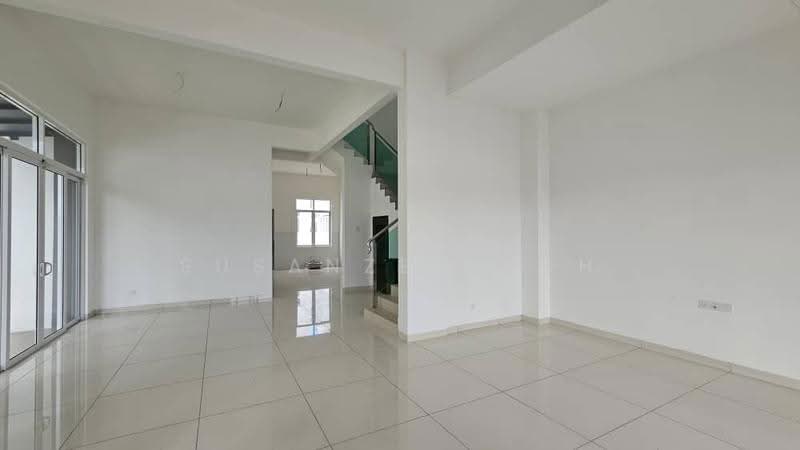 Bungalow House untuk Dijual di Taman Kota Permai (Bukit Mertajam) - Susanze Khoh - Living Room - PropertyGuru.com.my