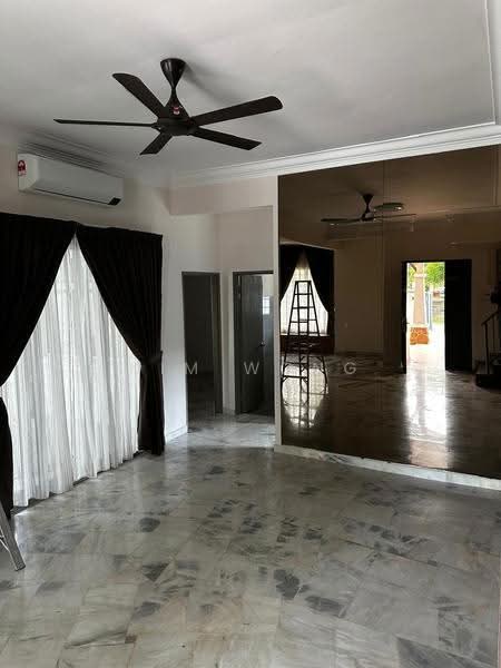 Bungalow House untuk Disewa di Kota Seriemas (Nilai) - Kim Wong - Living Room - PropertyGuru.com.my