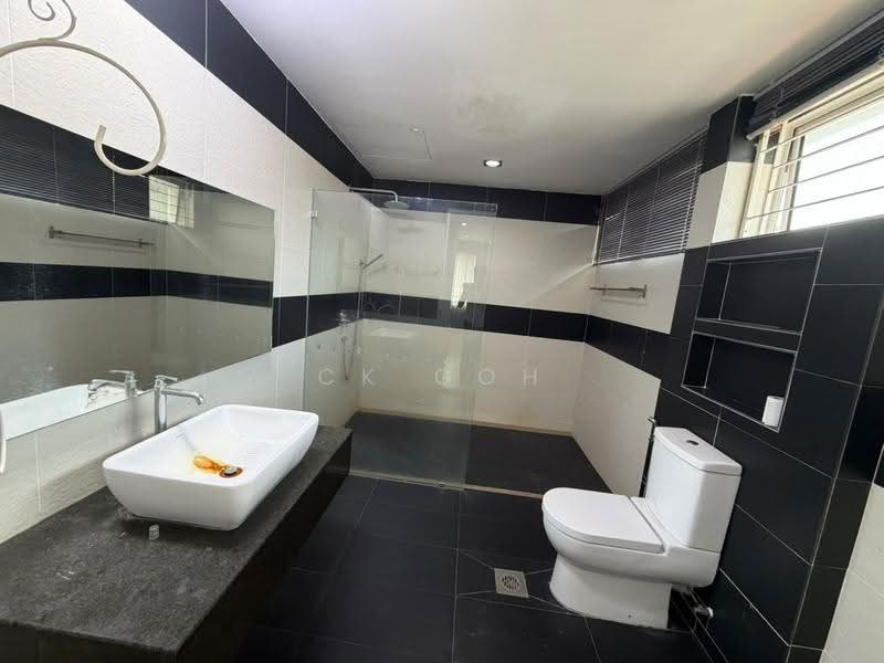 Rumah Banglo untuk Disewa di Minden Heights (Gelugor) - CK Goh - Bathroom - PropertyGuru.com.my