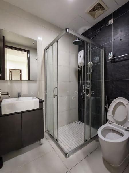 Condominium for Rent at Royal Strand @ Country Garden Danga Bay - Siau Tong Ling - Bathroom - PropertyGuru.com.my