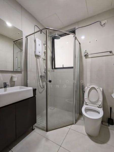 Condominium for Rent at Royal Strand @ Country Garden Danga Bay - Siau Tong Ling - Bathroom - PropertyGuru.com.my