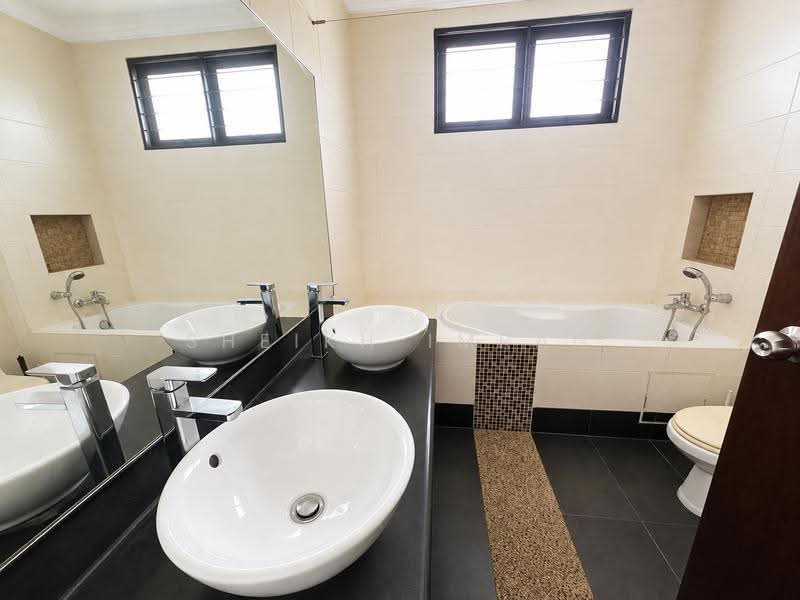 Rumah Teres untuk Dijual di Bukit Jelutong (Shah Alam) - Sheikh Imran - Bathroom - PropertyGuru.com.my