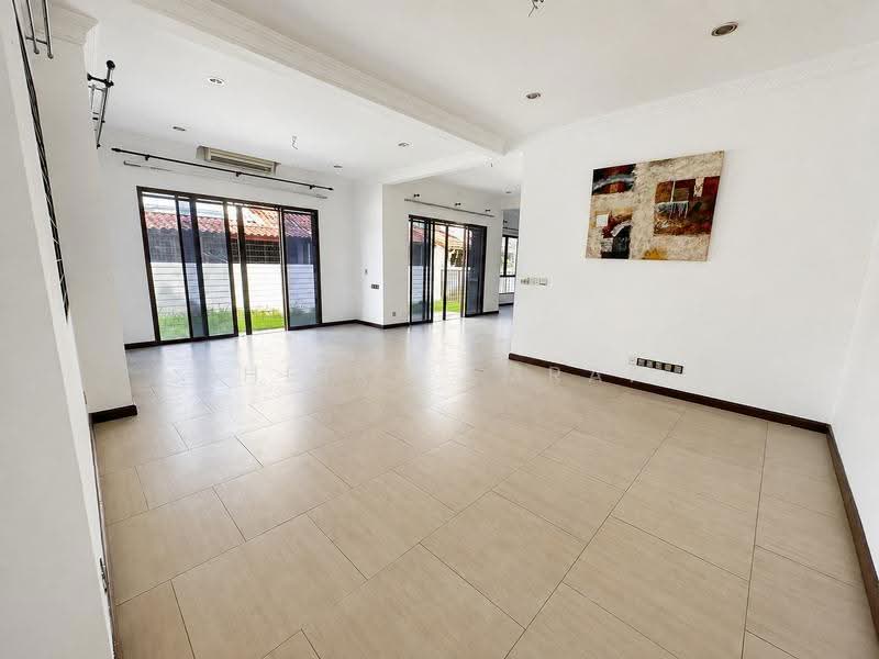 Rumah Teres untuk Dijual di Bukit Jelutong (Shah Alam) - Sheikh Imran - Living Room - PropertyGuru.com.my