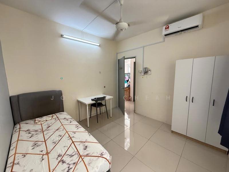 Condominium for Sale at Platinum Lake PV 16 - Joshua Cheah - Bedroom - PropertyGuru.com.my