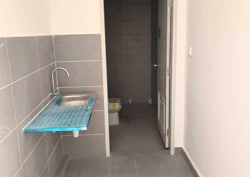 Semi-D Factory for Sale in Taman Perindustrian Meru (Kapar) - Shirley Koo - Bathroom - PropertyGuru.com.my