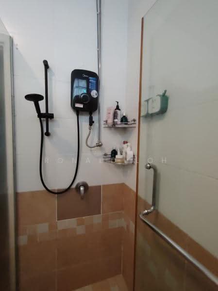 Rumah Teres 3-Tingkat untuk Dijual di Taman Esplanad (Bukit Jalil) - Ronald Loh - Bathroom - PropertyGuru.com.my