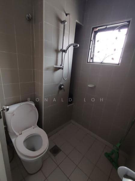 Rumah Teres 3-Tingkat untuk Dijual di Taman Esplanad (Bukit Jalil) - Ronald Loh - Bathroom - PropertyGuru.com.my