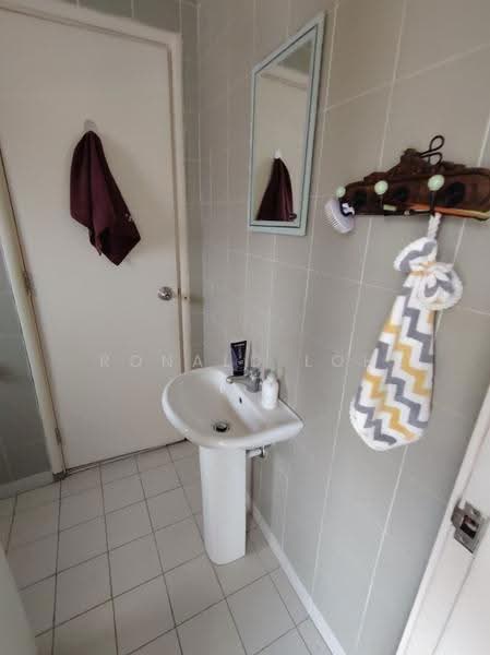 Rumah Teres 3-Tingkat untuk Dijual di Taman Esplanad (Bukit Jalil) - Ronald Loh - Bathroom - PropertyGuru.com.my
