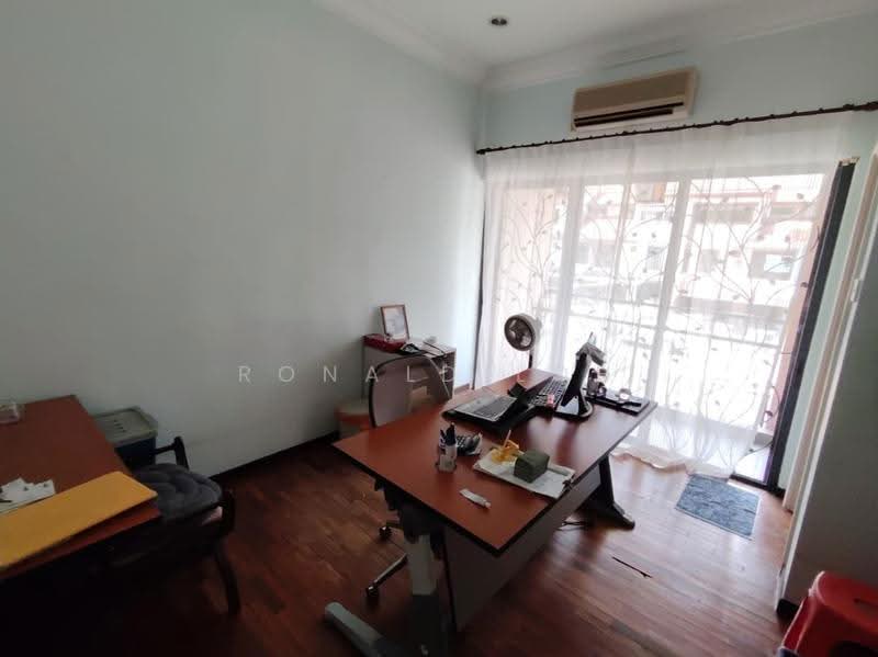 Rumah Teres 3-Tingkat untuk Dijual di Taman Esplanad (Bukit Jalil) - Ronald Loh - Study - PropertyGuru.com.my
