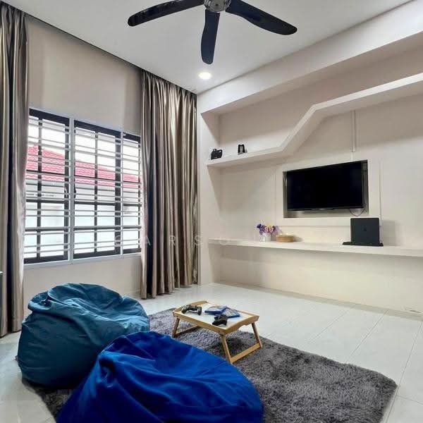 Rumah Berkembar untuk Dijual di Taman Johor Jaya (Johor Bahru) - Carson . - Living Room - PropertyGuru.com.my