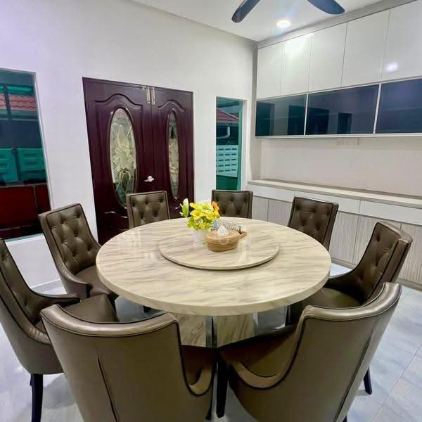 Rumah Berkembar untuk Dijual di Taman Johor Jaya (Johor Bahru) - Carson . - Dining Room - PropertyGuru.com.my