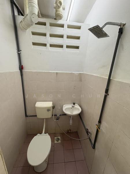Pangsapuri untuk Disewa di Bandar Mahkota Cheras Apartment - Jason Chun - Bathroom - PropertyGuru.com.my