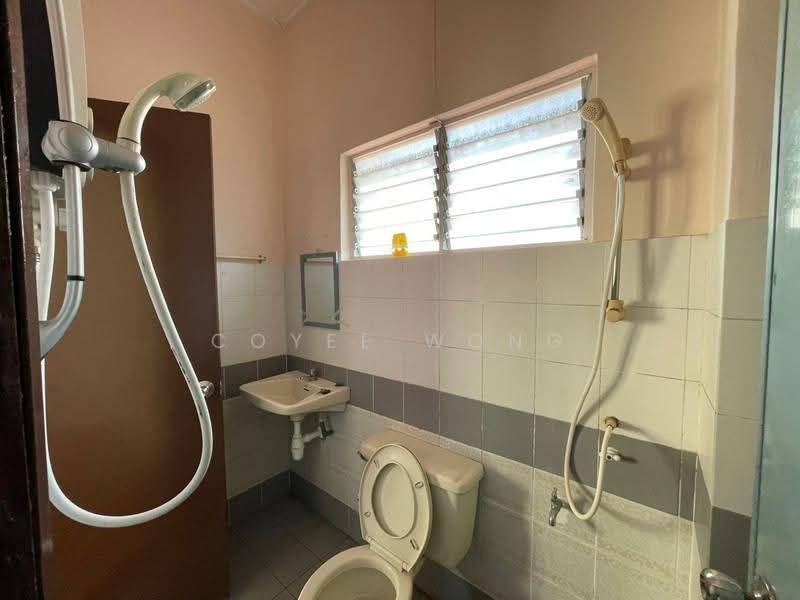 Rumah Teres 2-Tingkat untuk Disewa di Bandar Sri Damansara (Selangor) - Coyee Wong - Bathroom - PropertyGuru.com.my
