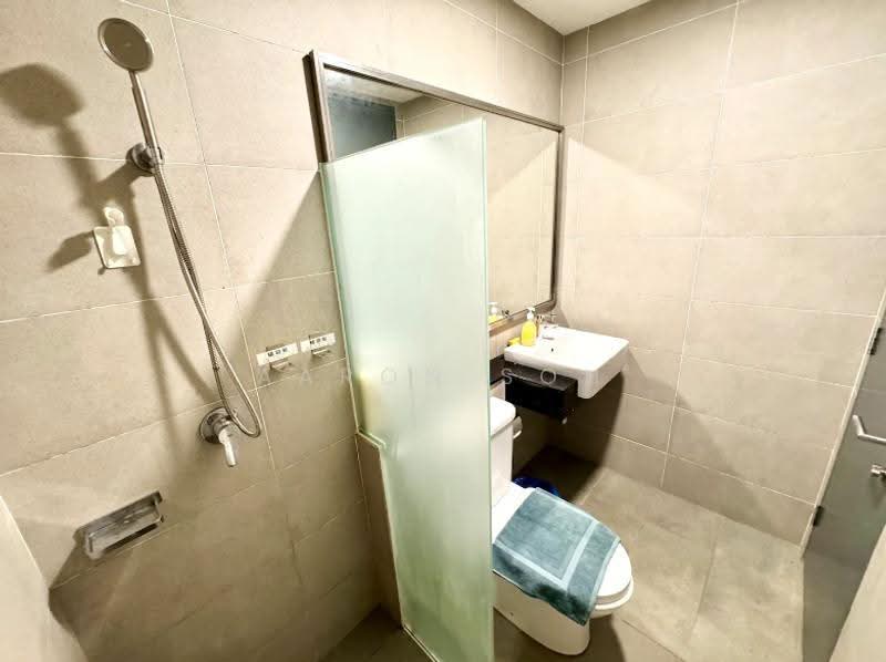 Kediaman Servis untuk Dijual di Arte Star - Aaron Soh - Bathroom - PropertyGuru.com.my