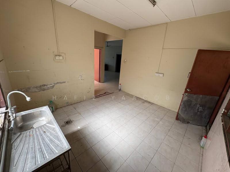 Bungalow House untuk Dijual di Kota Perdana (Seri Kembangan) - Hafiz Yaacob - Kitchen - PropertyGuru.com.my