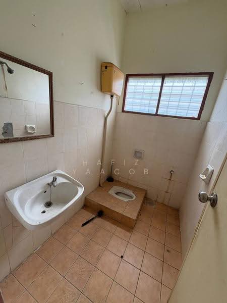 Bungalow House untuk Dijual di Kota Perdana (Seri Kembangan) - Hafiz Yaacob - Bathroom - PropertyGuru.com.my