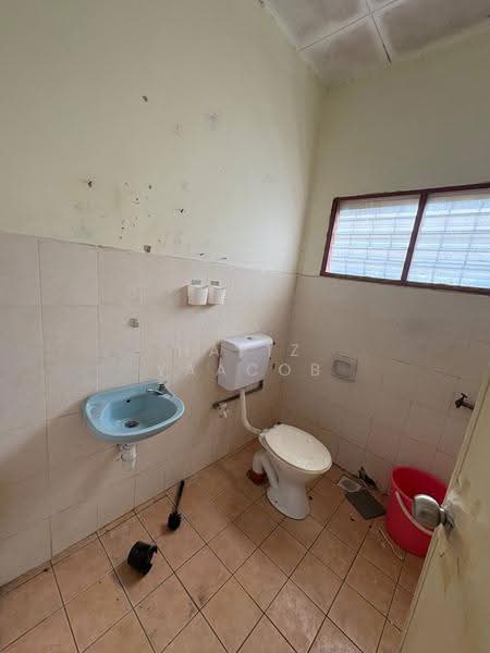 Bungalow House untuk Dijual di Kota Perdana (Seri Kembangan) - Hafiz Yaacob - Bathroom - PropertyGuru.com.my