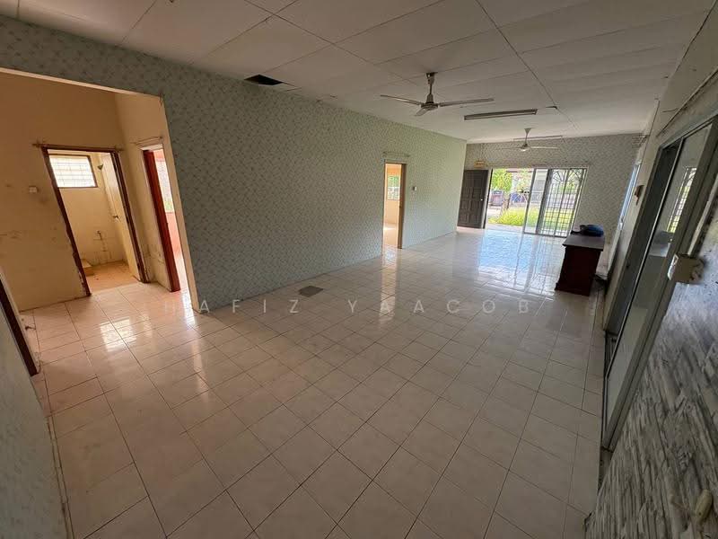 Bungalow House untuk Dijual di Kota Perdana (Seri Kembangan) - Hafiz Yaacob - Living Room - PropertyGuru.com.my