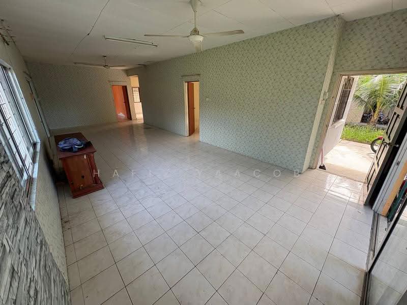 Bungalow House untuk Dijual di Kota Perdana (Seri Kembangan) - Hafiz Yaacob - Living Room - PropertyGuru.com.my