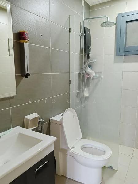 Condominium for Rent at Skyvilla @ D'Island - Eric Cheah - Bathroom - PropertyGuru.com.my
