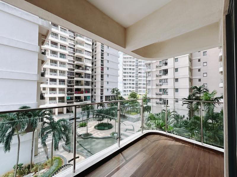 Kediaman Servis untuk Dijual di Royal Strand @ Country Garden Danga Bay - Leo SK - Balcony - PropertyGuru.com.my