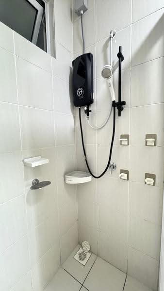 Kediaman Servis untuk Disewa di Meridin Bayvue Serviced Apartment - Yi En Puah - Bathroom - PropertyGuru.com.my