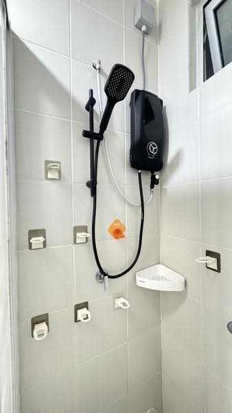 Kediaman Servis untuk Disewa di Meridin Bayvue Serviced Apartment - Yi En Puah - Bathroom - PropertyGuru.com.my