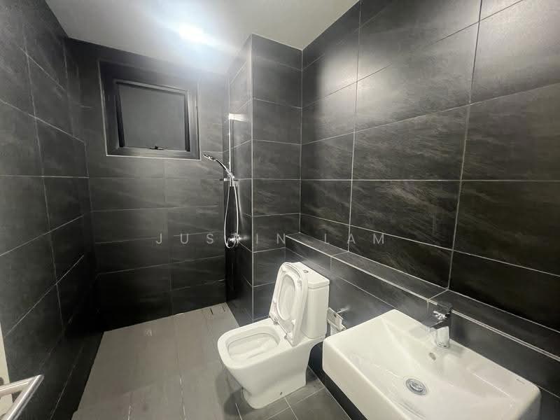 Kediaman Servis untuk Dijual di NOVUM - Justin Lam - Bathroom - PropertyGuru.com.my