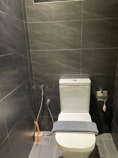 Kediaman Servis untuk Dijual di NOVUM - Justin Lam - Bathroom - PropertyGuru.com.my