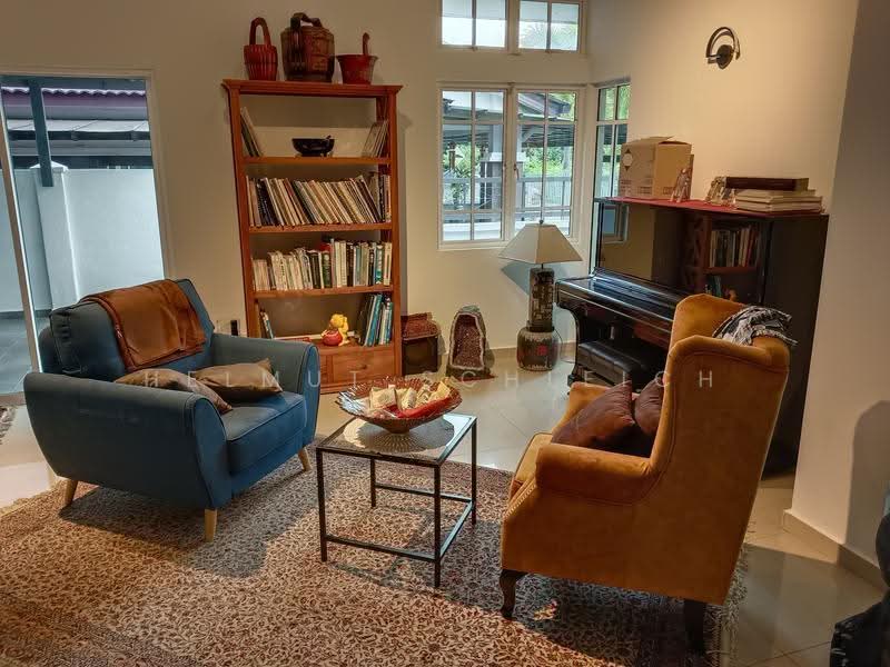 Rumah Berkembar untuk Dijual di Taman Equine (Seri Kembangan) - Helmut Schleich - Living Room - PropertyGuru.com.my