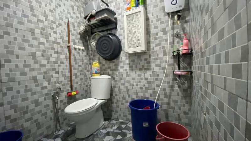 Terraced House for Sale in Seksyen 32, Kemuning Green Ville (Shah Alam) - Amierul Hafizie - Bathroom - PropertyGuru.com.my