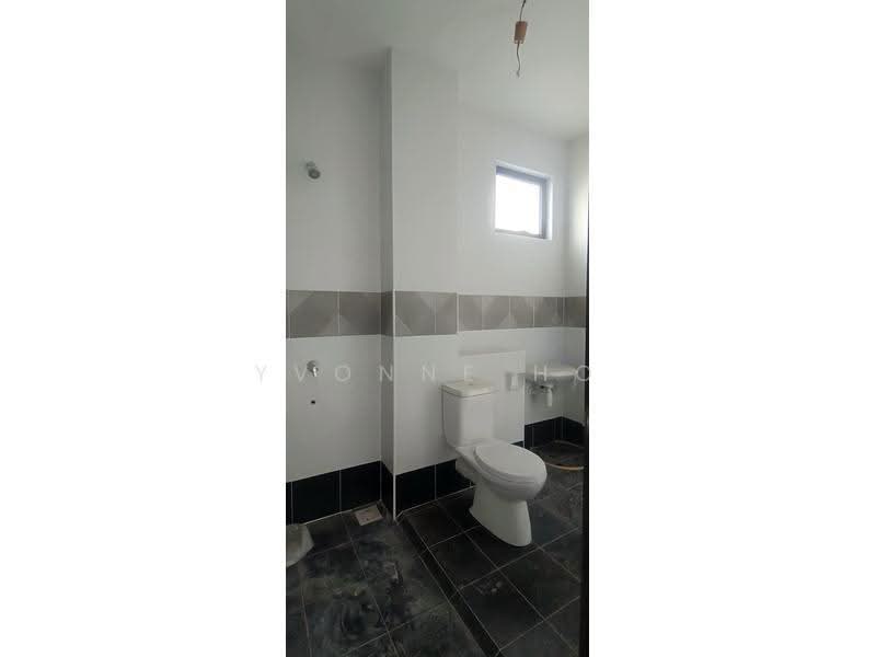 Rumah Teres 2-Tingkat untuk Dijual di Taman Austin Duta (Tebrau) - Yvonne Ho - Bathroom - PropertyGuru.com.my