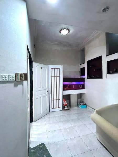 2-storey Terraced House for Sale in Taman Pelangi Indah (Ulu Tiram) - Karl Lim - Living Room - PropertyGuru.com.my